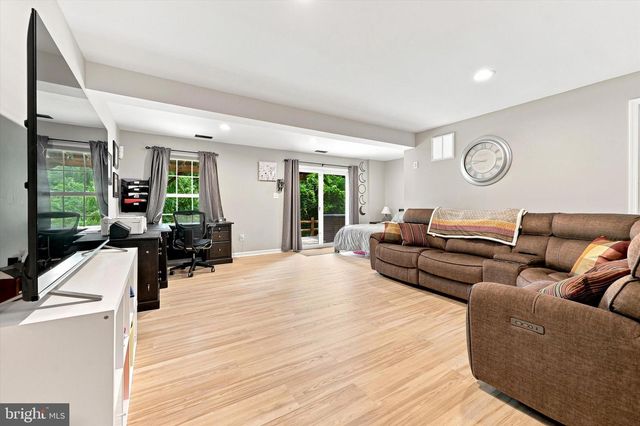 51 FRANKLIN CIR, Somerdale, NJ 08083