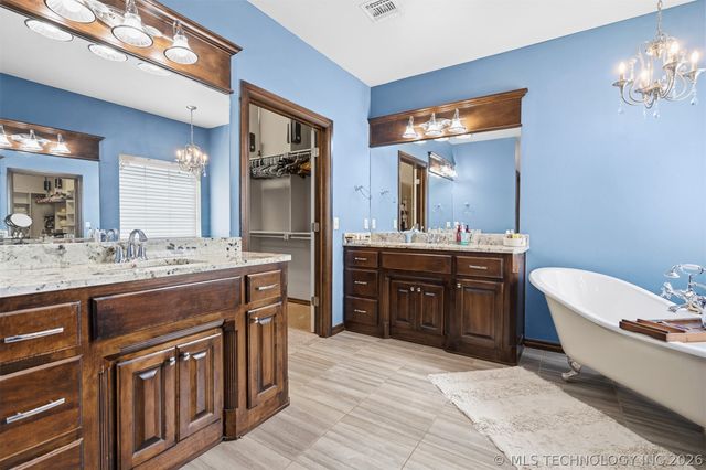 184 Royal Oaks, Ardmore, OK 73401