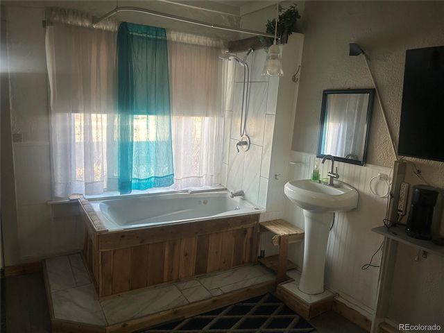 4914 W 38th Avenue, Denver, CO 80212