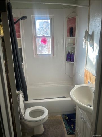 4914 W 38th Avenue, Denver, CO 80212