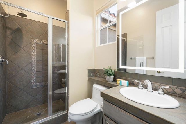 3 Pyramid Lake Court, Rancho Mirage, CA 92270