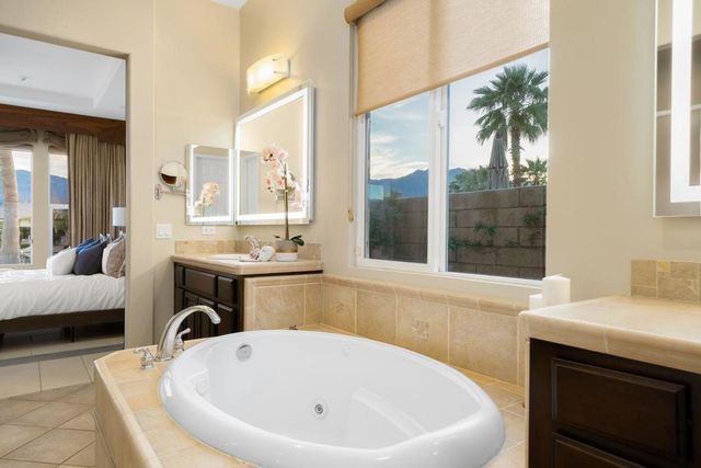 3 Pyramid Lake Court, Rancho Mirage, CA 92270