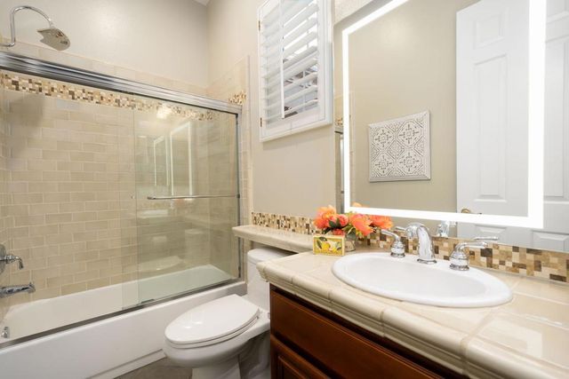 3 Pyramid Lake Court, Rancho Mirage, CA 92270