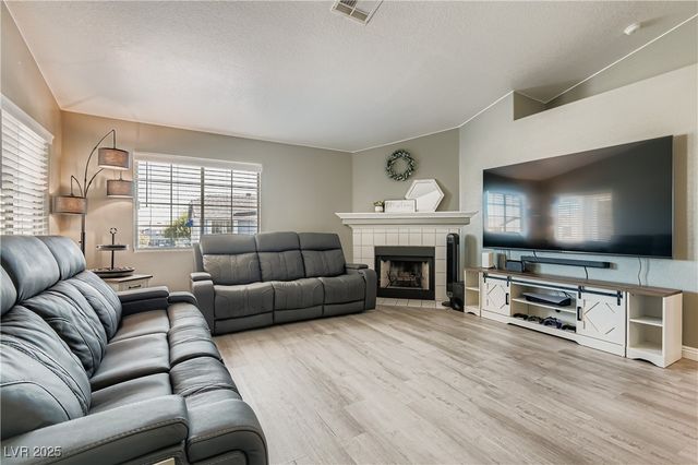 5355 Angler Circle 202, Las Vegas, NV 89122