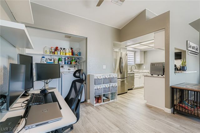 5355 Angler Circle 202, Las Vegas, NV 89122