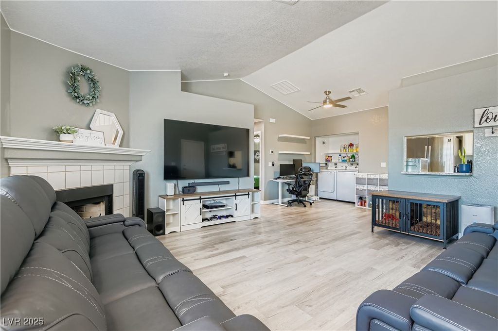 5355 Angler Circle 202, Las Vegas, NV 89122