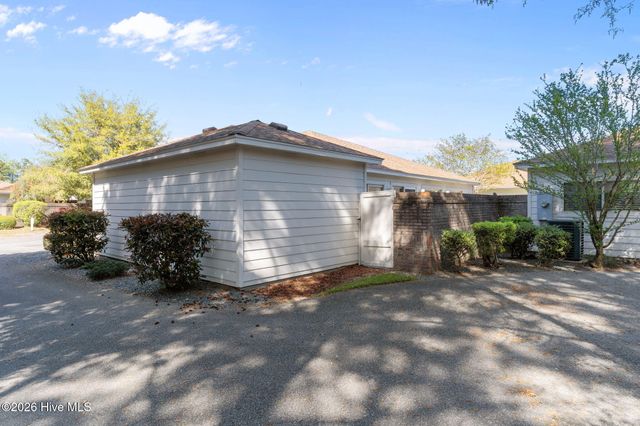 1033 Summerlin Falls Court, Wilmington, NC 28412