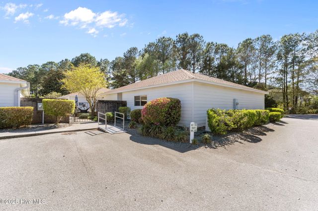 1033 Summerlin Falls Court, Wilmington, NC 28412