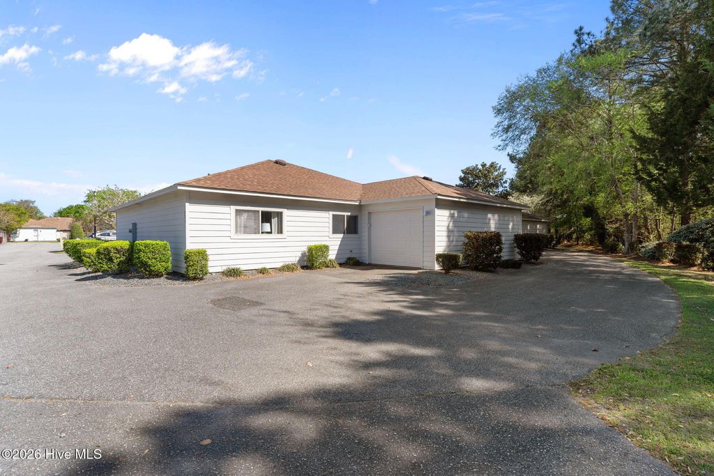 1033 Summerlin Falls Court, Wilmington, NC 28412