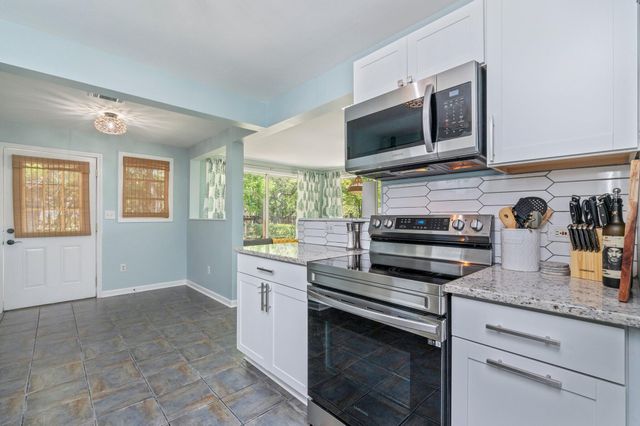 226 NE Bradley Drive, Fort Walton Beach, FL 32547