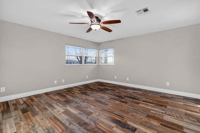 712 NW 36th St, Lawton, OK 73505