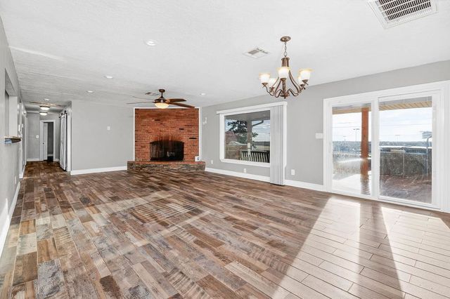 712 NW 36th St, Lawton, OK 73505