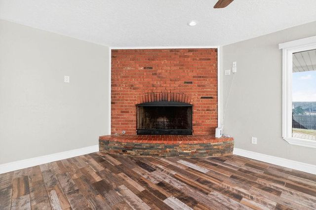 712 NW 36th St, Lawton, OK 73505