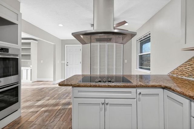 712 NW 36th St, Lawton, OK 73505