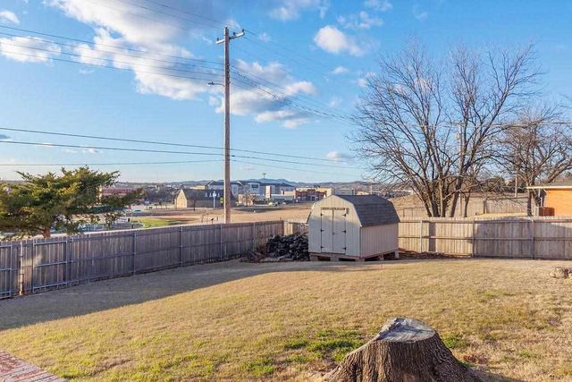 712 NW 36th St, Lawton, OK 73505