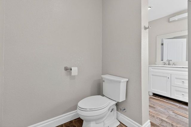 712 NW 36th St, Lawton, OK 73505