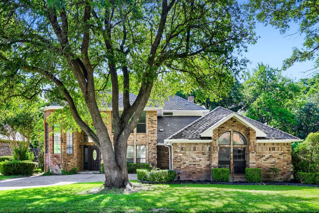 624 Bent Creek Drive, Desoto, TX 75115