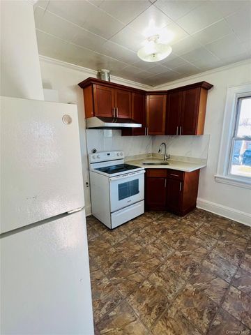 111 N 3rd Street, New Hyde Park, NY 11040