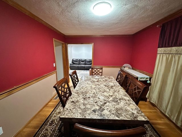 93 A Lexington St, Burlington, MA 01803