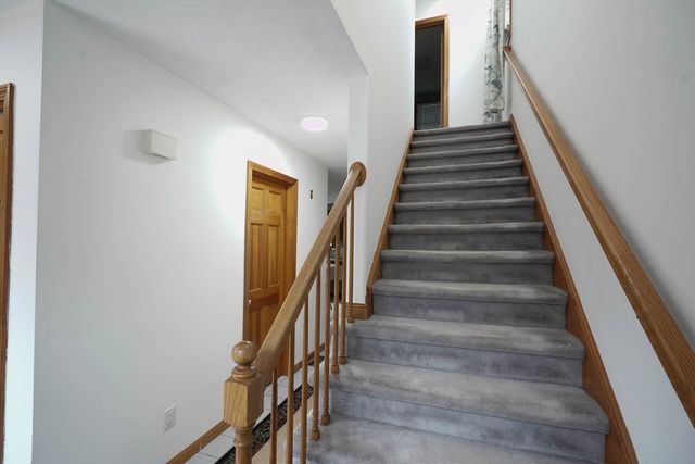 93 A Lexington St, Burlington, MA 01803