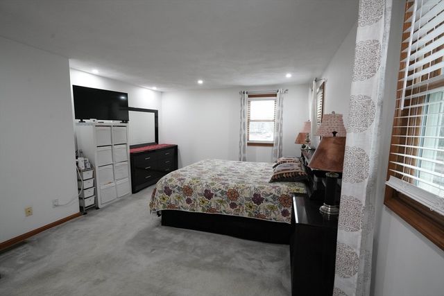 93 A Lexington St, Burlington, MA 01803