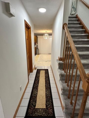 93 A Lexington St, Burlington, MA 01803