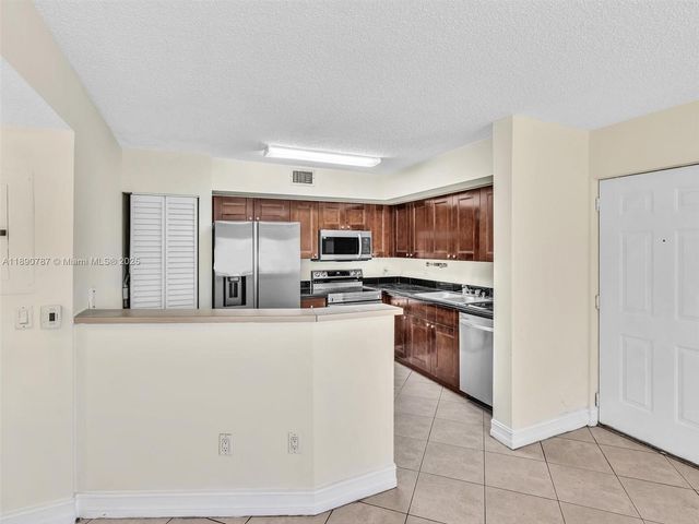 3610 N 56th Ave 202, Hollywood, FL 33021