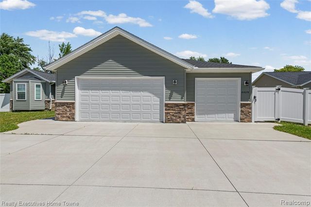 4429 River Road, East China, MI 48054