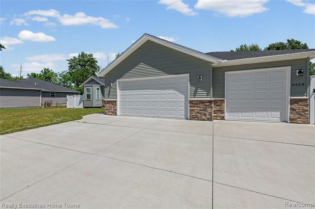 4429 River Road, East China, MI 48054
