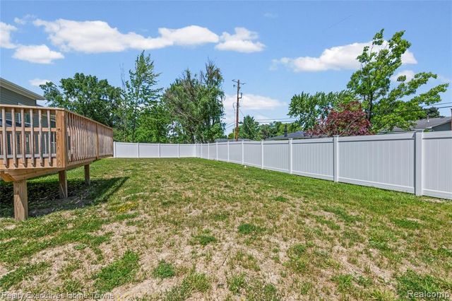 4429 River Road, East China, MI 48054