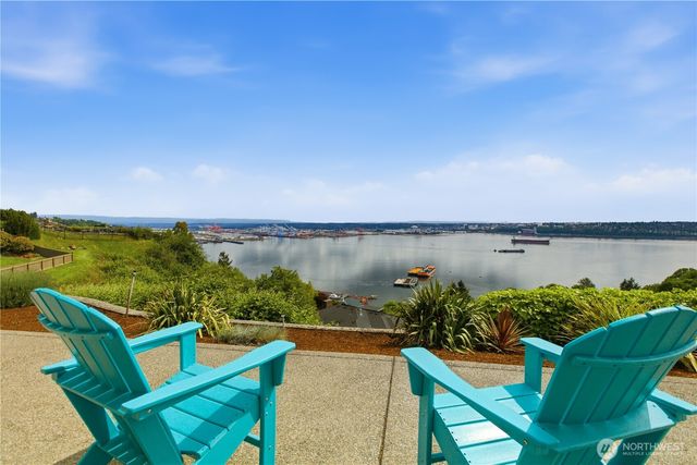 1512 49th Street NE, Tacoma, WA 98422