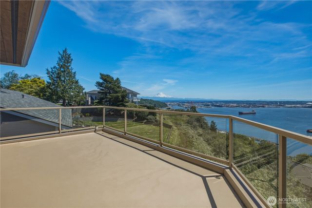 1512 49th Street NE, Tacoma, WA 98422