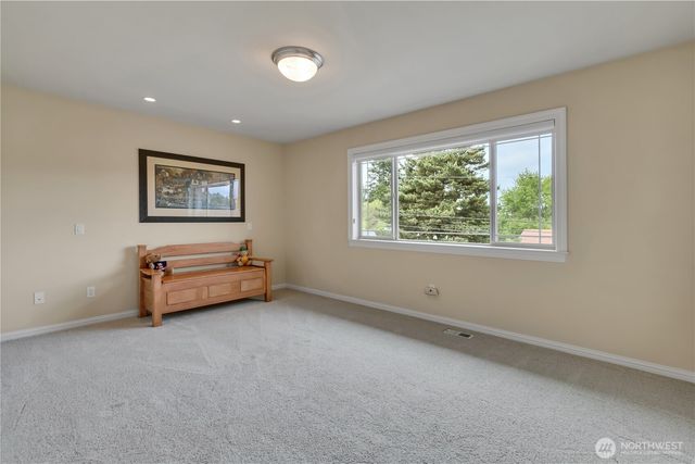 1512 49th Street NE, Tacoma, WA 98422