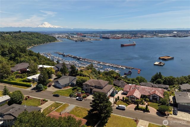 1512 49th Street NE, Tacoma, WA 98422