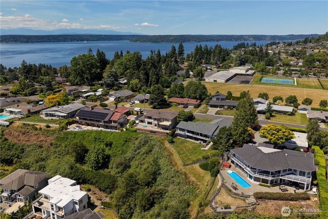 1512 49th Street NE, Tacoma, WA 98422