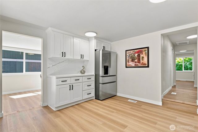14022 Roslyn Place N, Seattle, WA 98133