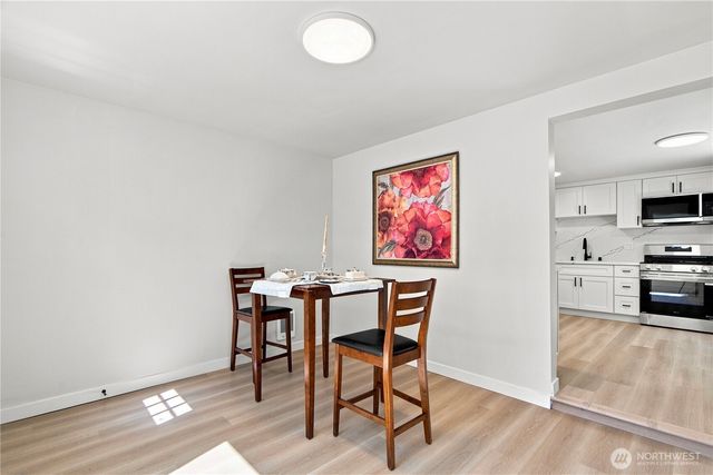 14022 Roslyn Place N, Seattle, WA 98133