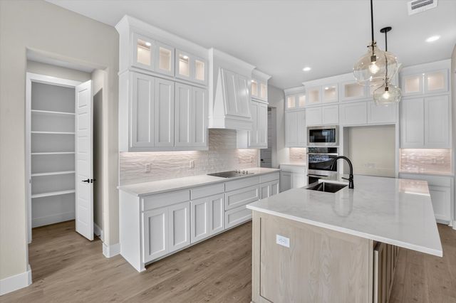 140 Chapowits, Godley, TX 76044