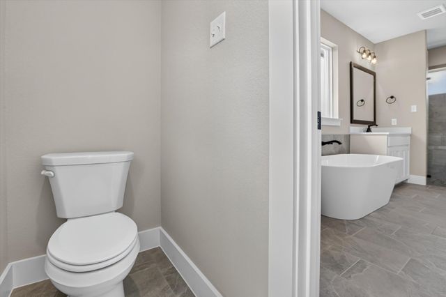 140 Chapowits, Godley, TX 76044