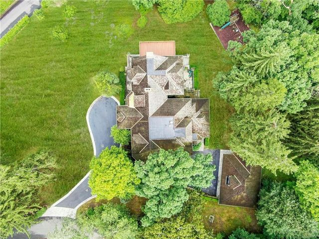122 Circuit Road, Tuxedo Park, NY 10987