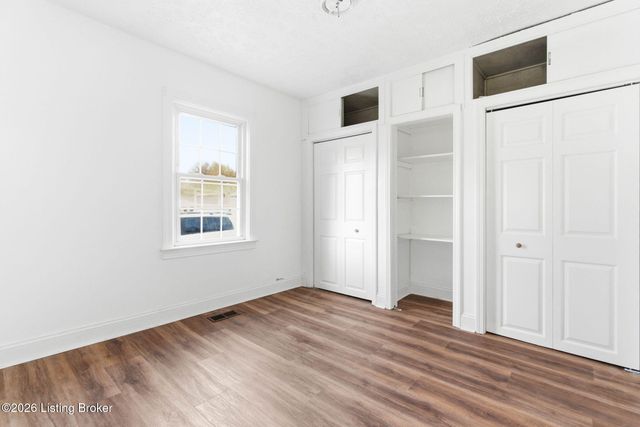 5533 Bruce Ave, Louisville, KY 40214