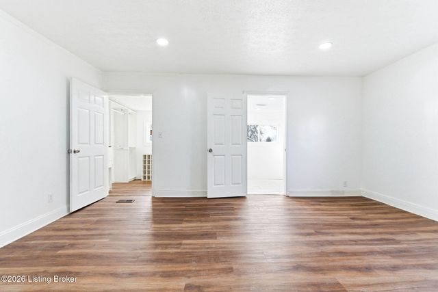 5533 Bruce Ave, Louisville, KY 40214