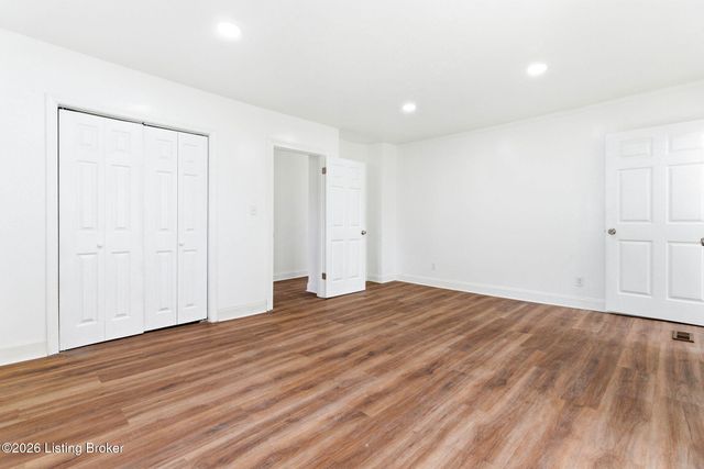 5533 Bruce Ave, Louisville, KY 40214