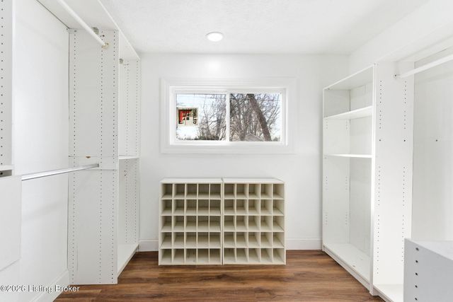 5533 Bruce Ave, Louisville, KY 40214