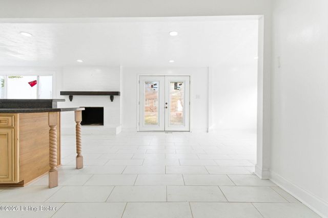 5533 Bruce Ave, Louisville, KY 40214