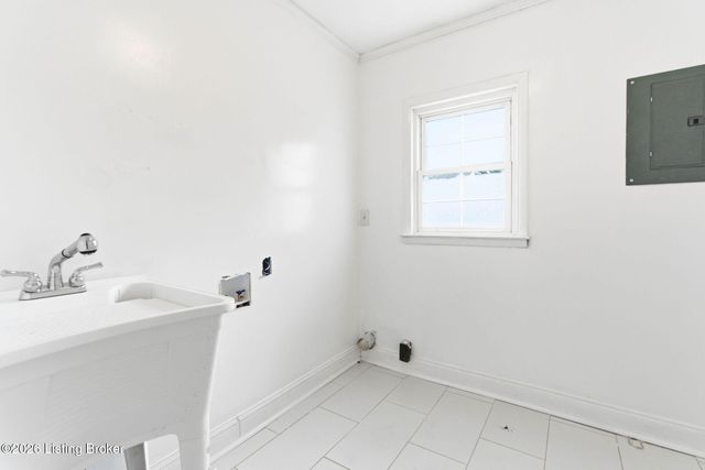 5533 Bruce Ave, Louisville, KY 40214