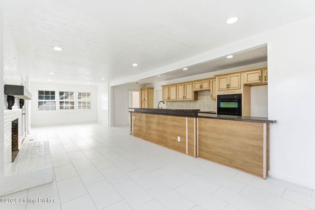 5533 Bruce Ave, Louisville, KY 40214