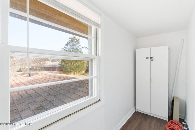 5533 Bruce Ave, Louisville, KY 40214