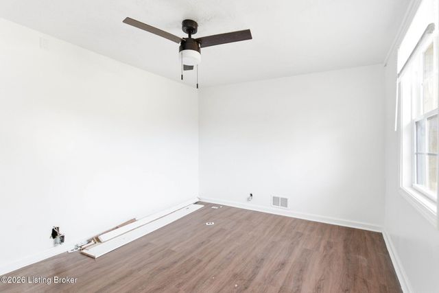 5533 Bruce Ave, Louisville, KY 40214