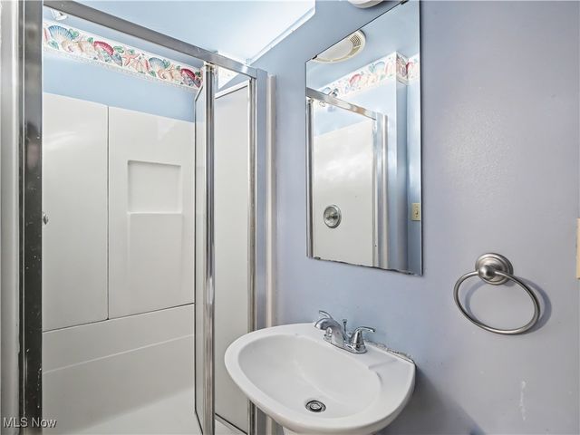 2200 Carabel Avenue, Lakewood, OH 44107